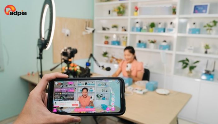Livestream kh&ocirc;ng đ&ograve;i hỏi chi ph&iacute; cao